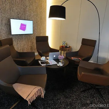 Отель Fourside 4*