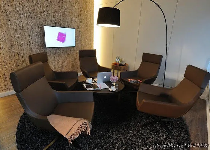 Отель Fourside 4*