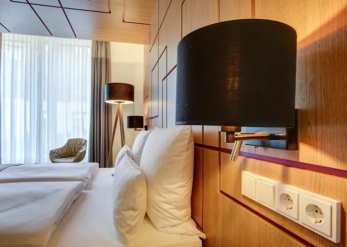 Отель Fourside 4*